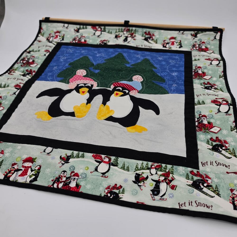 Vtg Handmade Quilt Wall Hanging Tapestry Christmas penguins - Picture 6 of 7